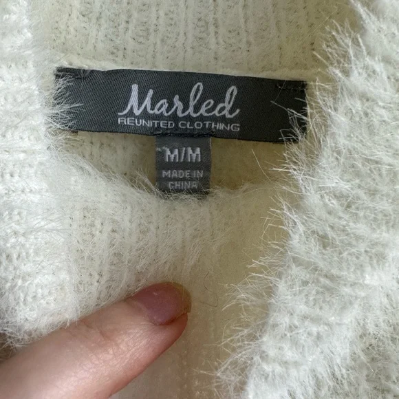 Fuzzy sweater - Picture 2 of 2